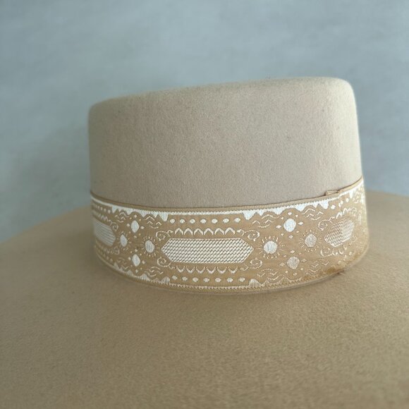 NWT Lack Of Color The Sierra Wool Felt Boater Hat Beige Wide Brim